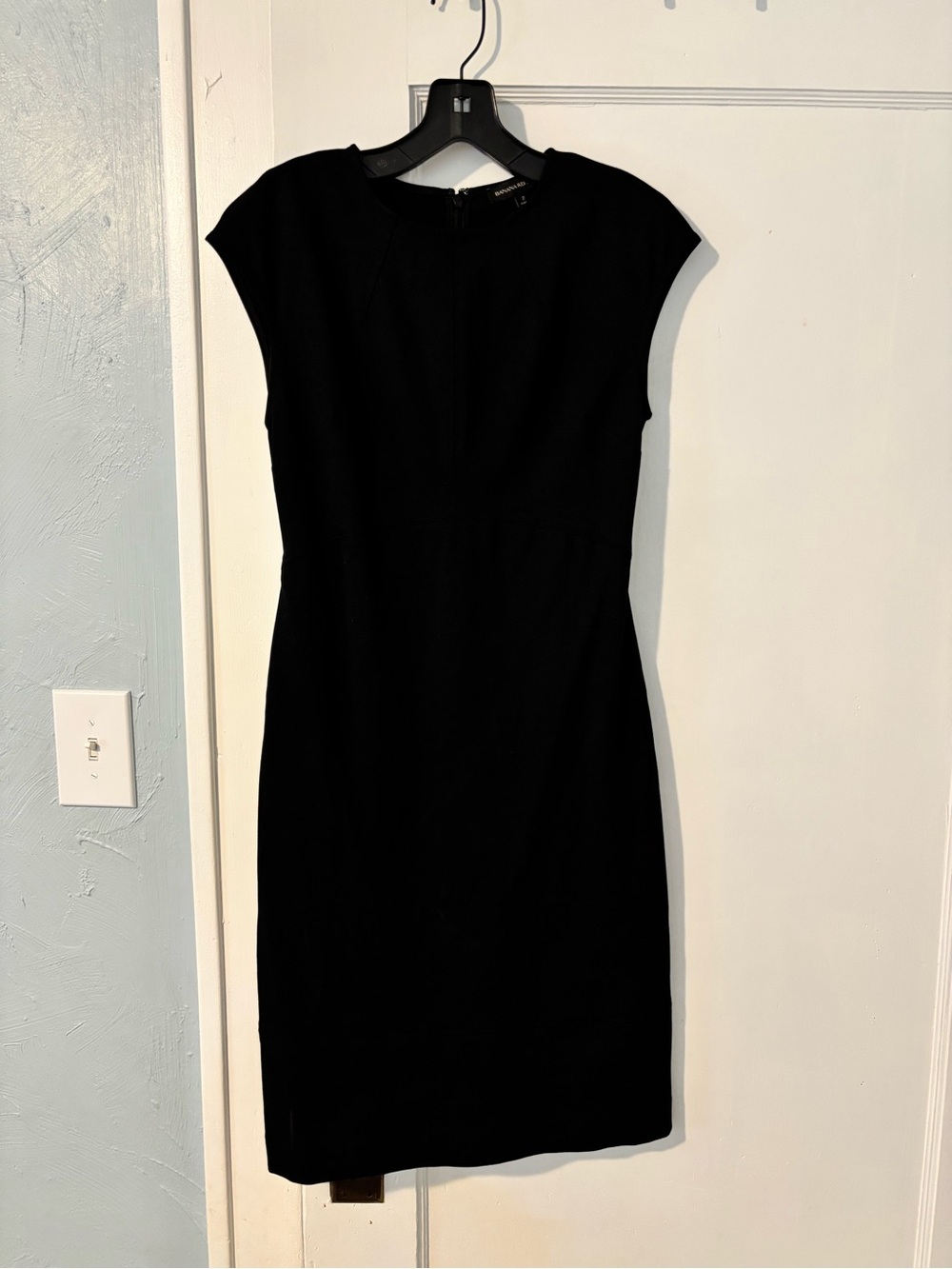 Banana Republic Black Cap-Sleeve Sheath Dress